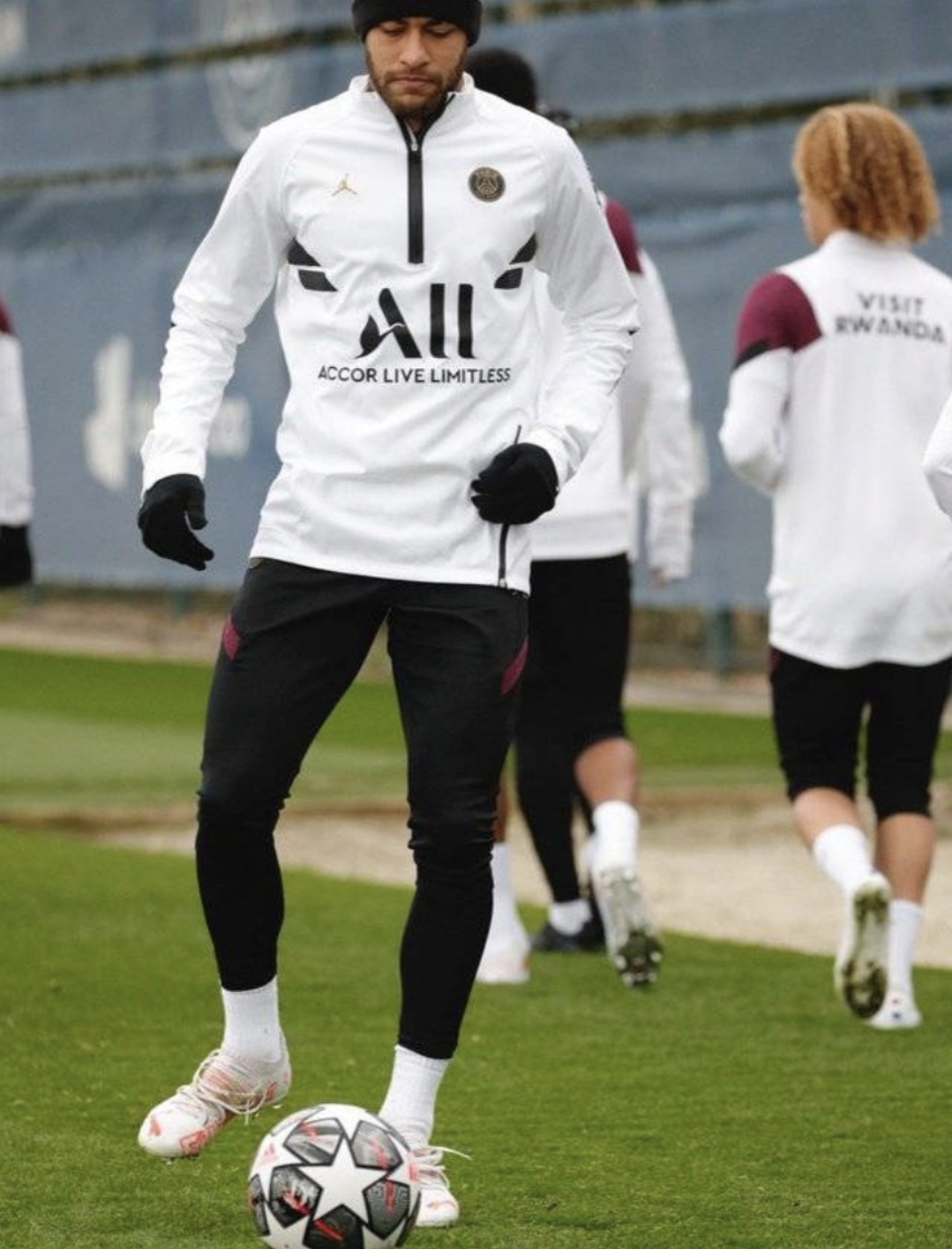 开云体育官方入口国际比赛日山东男篮备战欧冠；状态回暖细节曝光；底气十足；轮换策略成焦点的简单介绍