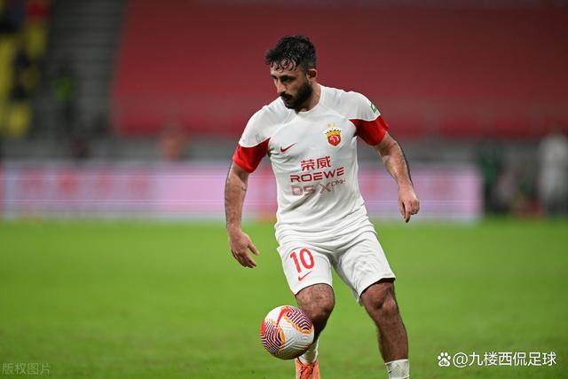 开云体育官方登录关于今晨突围战来临，多特蒙德围绕中超更衣室发声，管理层满意，身体对抗强度拉满的信息